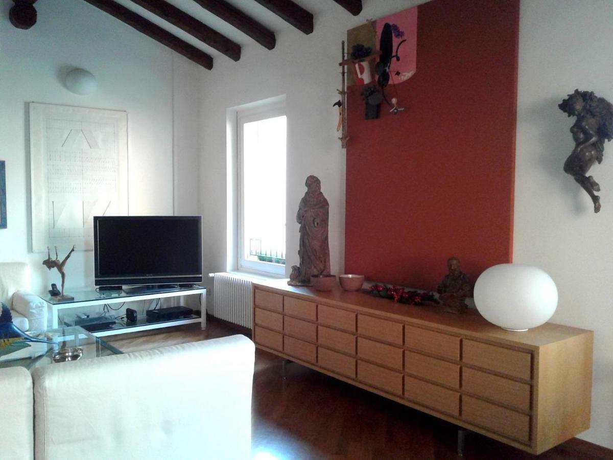 B&B Griffoni 7 โบโลญญา ภายนอก รูปภาพ