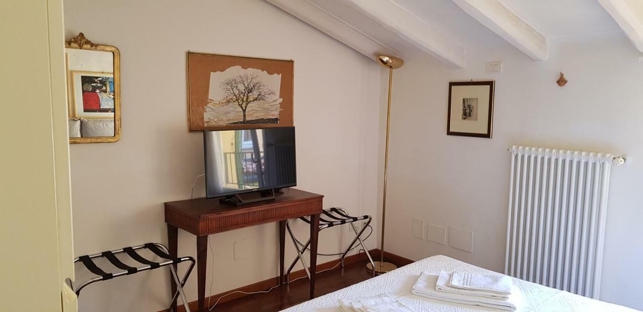 B&B Griffoni 7 โบโลญญา ภายนอก รูปภาพ